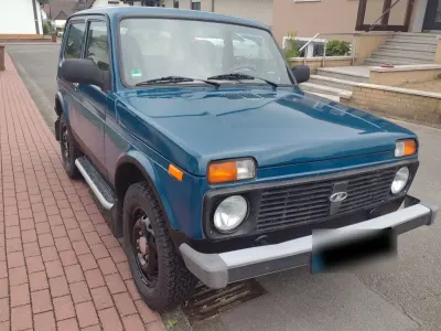 Gebraucht Lada niva 83 PS (61 kW) 2012 Blau SUV