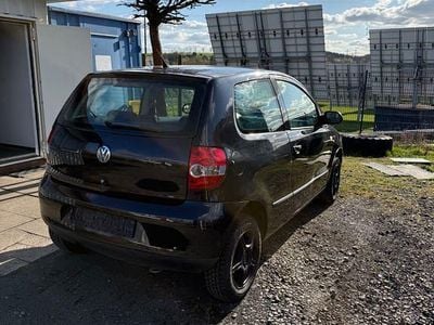 Gebraucht VW Fox 54 PS (39 kW) 2008 Schwarz Kleinwagen