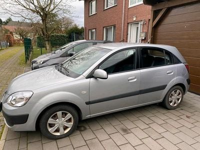 Gebraucht Kia Rio 71 PS (52 kW) 2008 Silber Kleinwagen