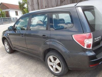 Gebraucht Subaru Forester Active 147 PS (108 kW) 2012 Grau SUV