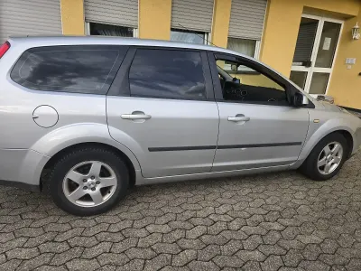 Gebraucht Ford Focus 108 PS (79 kW) 2006 Grau Kombi