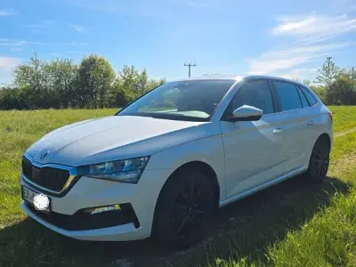 Gebraucht Skoda Scala Ambition 116 PS (85 kW) 2019 Weiß Kleinwagen