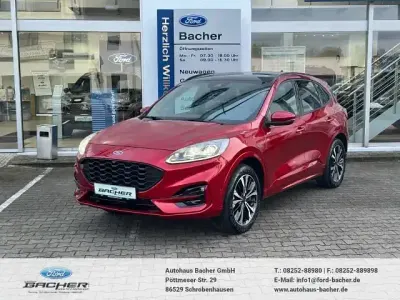 Gebraucht Ford Kuga ST-Line 225 PS (165 kW) 2022 Rot SUV