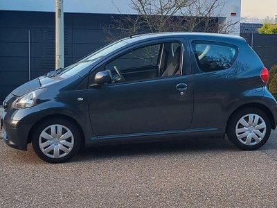 Usata Toyota Aygo 68 CV (50 kW) 2006 Grigio Utilitaria