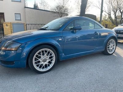 Second-hand Audi TT 179 CP (131 kW) 2000 Albastru Coupe