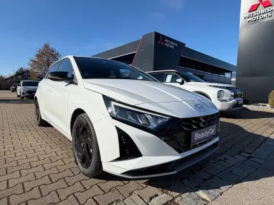 Neu Hyundai i20 Blackline 90 PS (66 kW) 2026 Grau Kleinwagen