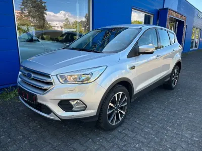 Używany Ford Kuga Trend 120 KM (88 kW) 2017 Srebrny SUV