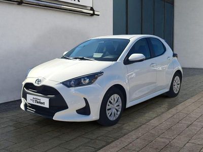 Neu Toyota Yaris Hybrid Comfort 116 PS (85 kW) 2025 Weiß Limousine