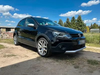Gebraucht VW Polo Cross 90 PS (66 kW) 2016 Schwarz Kleinwagen