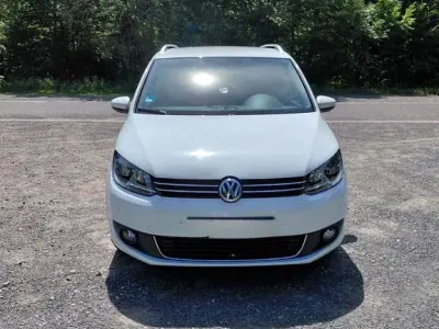 Gebraucht VW Touran Cup 105 PS (77 kW) 2014 Weiß Van / Kleinbus