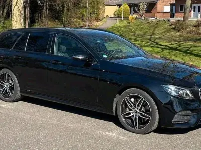 Używany Mercedes E400 Night 340 KM (250 kW) 2019 Czarny Kombi