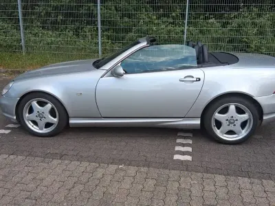 Gebraucht Mercedes SLK230 193 PS (141 kW) 1999 Silber Cabrio