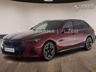 Second-hand BMW 550e M Sport 313 CP (230 kW) 2025 Roșu Break