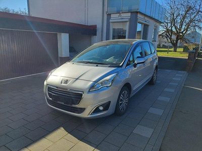 Gebraucht Peugeot 5008 156 PS (114 kW) 2014 Silber Van / Kleinbus