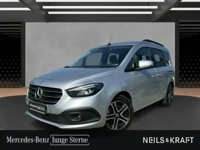 Gebraucht Mercedes T180 Progressive 116 PS (85 kW) 2024 Helvinsilber Van / Kleinbus