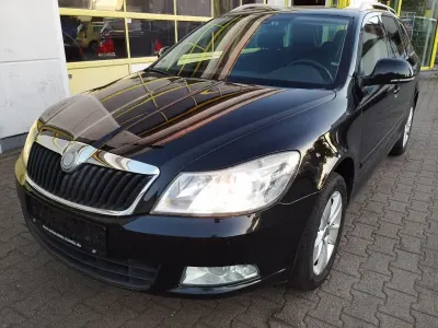 Gebraucht Skoda Octavia Ambiente 160 PS (117 kW) 2011 Schwarz Limousine