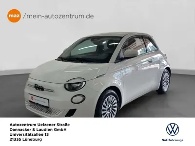 Gebraucht Fiat 500e Action 69 kW (95 PS) 2022 Colore esterno (arktis weiß) Kleinwagen