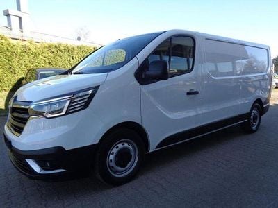 Second-hand Renault Trafic Komfort 131 CP (96 kW) 2023 Alb Monovolum