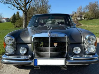 Gebraucht Mercedes 300 250 PS (183 kW) 1969 Silber Limousine