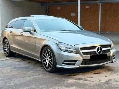 Grau Gebraucht 2012 Mercedes CLS350 Shooting Brake AMG Kombi | 9.999 €