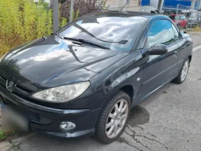 Gebraucht Peugeot 206 CC 109 PS (80 kW) 2005 Schwarz Cabrio