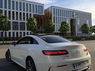 Begagnad Mercedes E350 AMG line 299 HK (219 kW) 2019 Vit Sportkupé