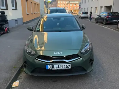 Gebraucht Kia Ceed Vision 140 PS (102 kW) 2025 Grün Kleinwagen