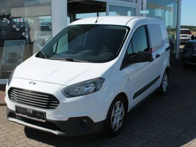 Gebraucht Ford Transit Courier Trend 101 PS (74 kW) 2018 Weiß Van