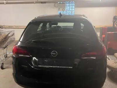 Usata Opel Astra 100 CV (73 kW) 2016 Nero Station wagon