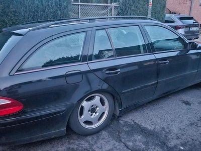 Gebraucht Mercedes E220 150 PS (110 kW) 2005 Schwarz Kombi