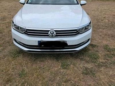 Używany VW Passat 190 KM (139 kW) 2019 Biały Kombi