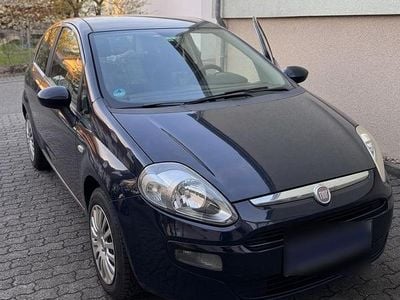 Second-hand Fiat Punto 69 CP (50 kW) 2011 Albastru Hatchback