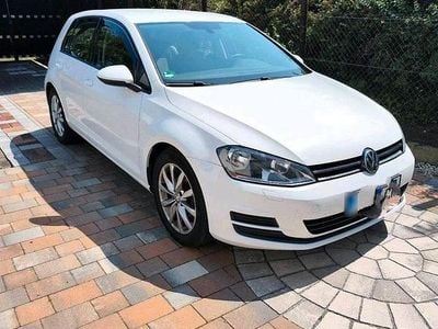 Gebraucht VW Golf VII Trendline 86 PS (63 kW) 2015 Weiß Limousine