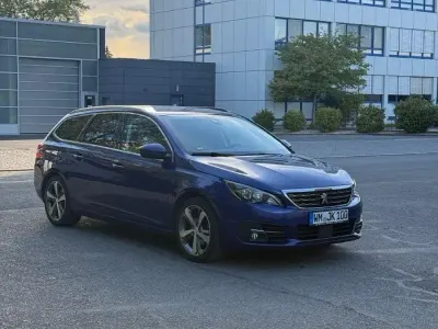 Gebraucht Peugeot 308 Allure 120 PS (88 kW) 2018 Blau Kombi