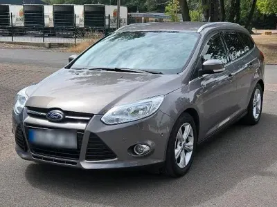 Gebraucht Ford Focus 116 PS (85 kW) 2012 Grau Kombi