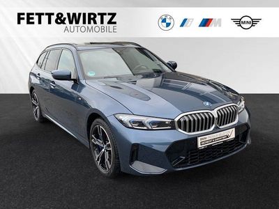 Gebraucht BMW 330e M Sport 292 PS (214 kW) 2024 Arctic race blue metallic Kombi