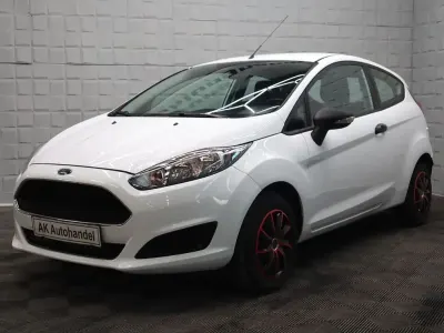 Gebraucht Ford Fiesta Ambiente 60 PS (44 kW) 2017 Weiß Kleinwagen