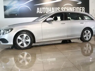 Używany Mercedes E220 194 KM (142 kW) 2017 Srebrny Kombi