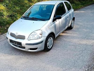 Gebraucht Toyota Yaris 65 PS (47 kW) 2003 Silber Kleinwagen