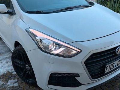 Gebraucht Hyundai i30 Turbo 186 PS (136 kW) 2016 Weiß Limousine