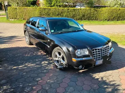 Second-hand Chrysler 300C Touring 218 CP (160 kW) 2006 Negru Break