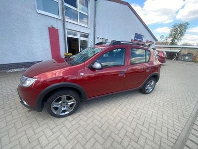 Gebraucht Dacia Sandero Essentiel 73 PS (53 kW) 2020 Rot Van / Kleinbus