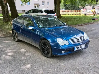 Gebraucht Mercedes C180 120 PS (88 kW) 2002 Blau Kleinwagen