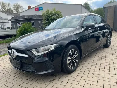 Gebraucht Mercedes A180 116 PS (85 kW) 2021 Schwarz Limousine
