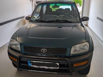 Second-hand Toyota RAV4 129 CP (94 kW) 1996 Verde SUV