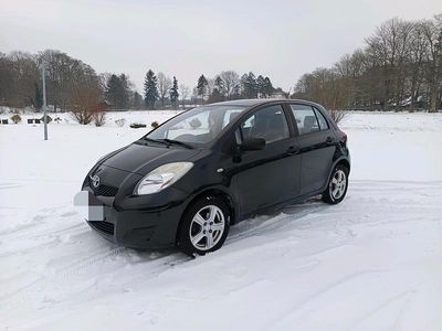 Schwarz Gebraucht 2011 Toyota Yaris Kleinwagen | 5.150 € (Etwas zu teuer)