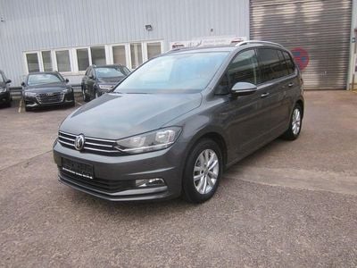 Grau Gebraucht 2017 VW Touran Comfortline Van / Kleinbus | 14.490 € (Fairer Preis)