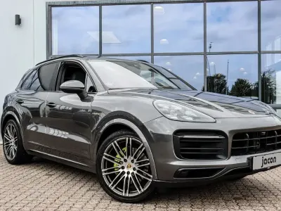 Gebraucht Porsche Cayenne Chrono 340 PS (250 kW) 2019 Grau SUV