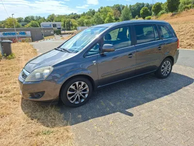 Gebraucht Opel Zafira Edition 140 PS (102 kW) 2010 Grau Van / Kleinbus