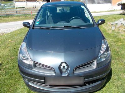 Second-hand Renault Clio III 88 CP (64 kW) 2006 Gri Hatchback